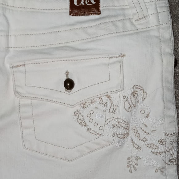 American Rag - Picture 4 of 5